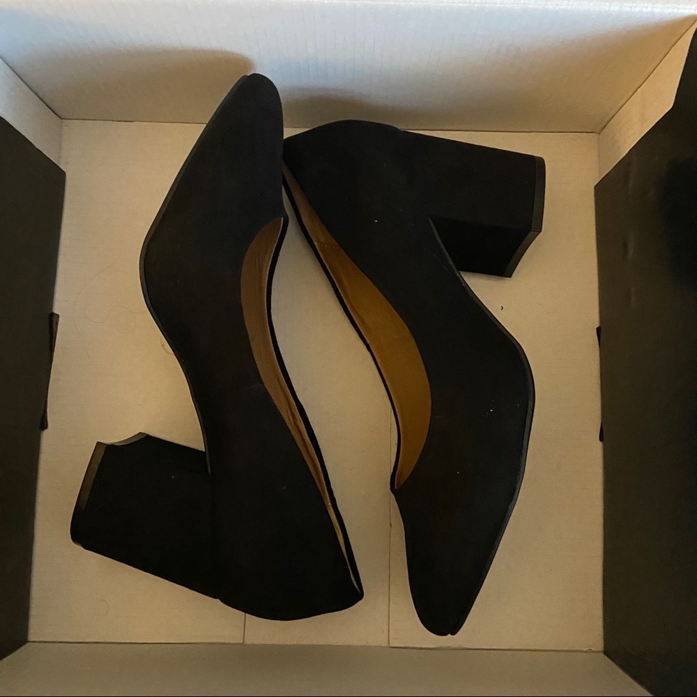 Block heel pumps